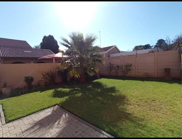 3 BEDROOM TOWNHOUSE FOR SALE IN THREE RIVERS PROPER